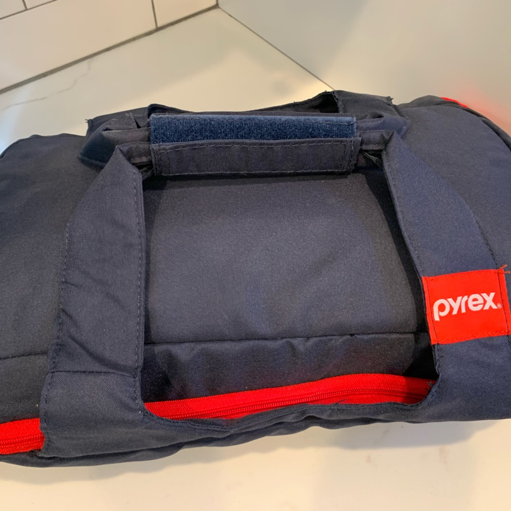 Pyrex Casserole travel bag, nwot